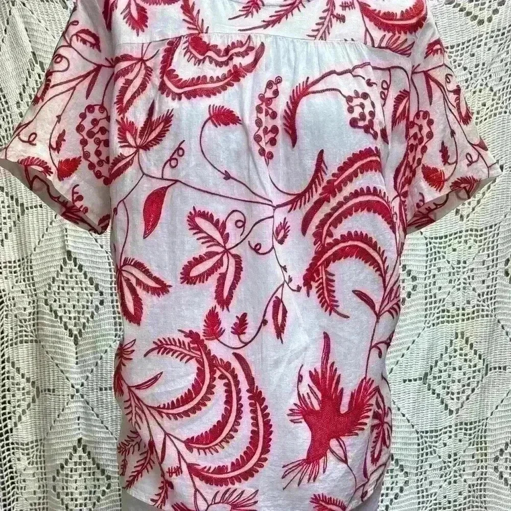 Market Spruce white shirt with red embroidered design longer back shirt . Size M